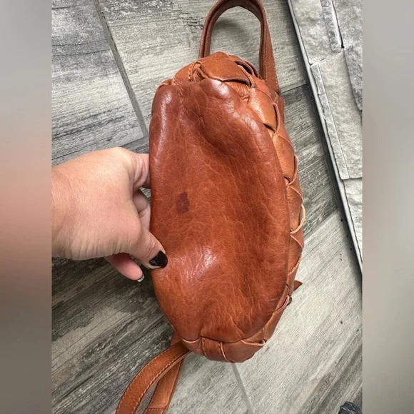 Vilenca Holland Anthropologie BohoCognac Crossbody Bag  Beautiful Woven Leather - Picture 12 of 14